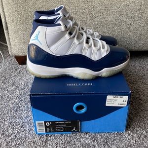 Air Jordan 11 Retro White/University Blue size 8.5